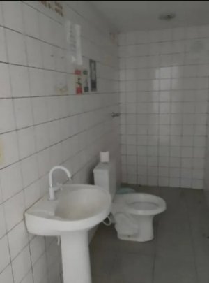 Loja com 200m² no bairro Cavalhada em Porto Alegre para Alugar