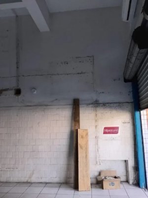 Loja com 200m² no bairro Cavalhada em Porto Alegre para Alugar