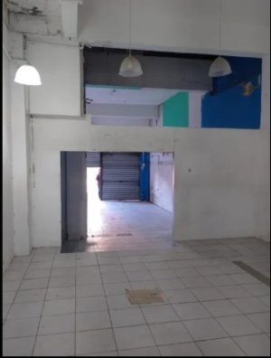 Loja com 200m² no bairro Cavalhada em Porto Alegre para Alugar