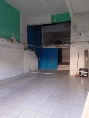Loja com 200m² no bairro Cavalhada em Porto Alegre para Alugar