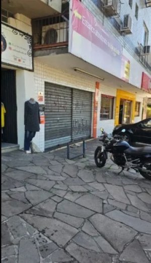 Loja com 200m² no bairro Cavalhada em Porto Alegre para Alugar