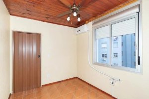 Apartamento com 38m², 1 dormitório no bairro Azenha em Porto Alegre para Comprar