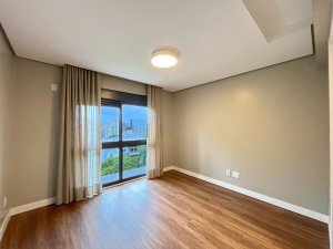 Apartamento com 87m², 2 dormitórios no bairro Moinhos de Vento em Porto Alegre para Alugar