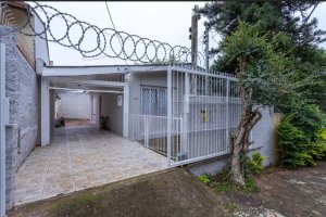 Casa com 90m², 3 dormitórios no bairro Chácara das Pedras em Porto Alegre para Alugar