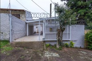 Casa com 90m², 3 dormitórios no bairro Chácara das Pedras em Porto Alegre para Alugar