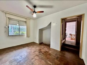 Casa com 250m², 3 dormitórios no bairro Espirito Santo em Porto Alegre para Alugar