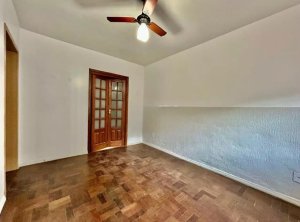 Casa com 250m², 3 dormitórios no bairro Espirito Santo em Porto Alegre para Alugar