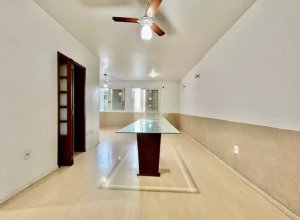 Casa com 250m², 3 dormitórios no bairro Espirito Santo em Porto Alegre para Alugar