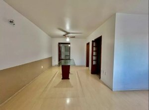 Casa com 250m², 3 dormitórios no bairro Espirito Santo em Porto Alegre para Alugar