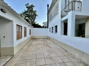 Casa com 250m², 3 dormitórios no bairro Espirito Santo em Porto Alegre para Alugar