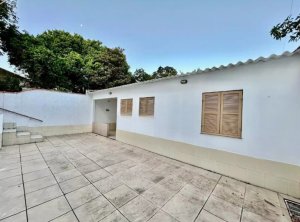 Casa com 250m², 3 dormitórios no bairro Espirito Santo em Porto Alegre para Alugar