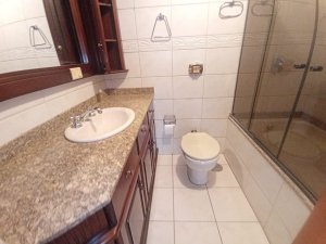 Apartamento com 126m², 2 dormitórios no bairro Moinhos de Vento em Porto Alegre para Alugar