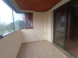 Apartamento com 126m², 2 dormitórios no bairro Moinhos de Vento em Porto Alegre para Alugar