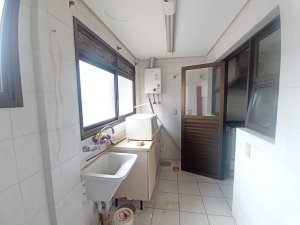 Apartamento com 126m², 2 dormitórios no bairro Moinhos de Vento em Porto Alegre para Alugar