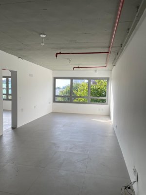 Salas/Conjuntos com 119m² no bairro Auxiliadora em Porto Alegre para Alugar