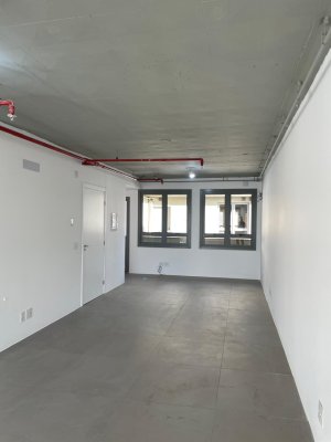 Salas/Conjuntos com 119m² no bairro Auxiliadora em Porto Alegre para Alugar