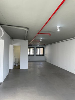 Salas/Conjuntos com 119m² no bairro Auxiliadora em Porto Alegre para Alugar