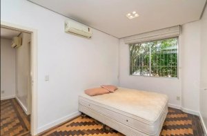 Casa com 218m², 2 dormitórios no bairro Rio Branco em Porto Alegre para Alugar