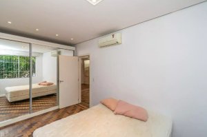 Casa com 218m², 2 dormitórios no bairro Rio Branco em Porto Alegre para Alugar