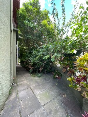 Casa com 218m², 2 dormitórios no bairro Rio Branco em Porto Alegre para Alugar