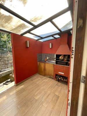 Casa com 218m², 2 dormitórios no bairro Rio Branco em Porto Alegre para Alugar