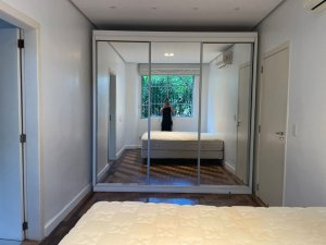 Casa com 218m², 2 dormitórios no bairro Rio Branco em Porto Alegre para Alugar