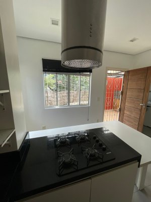 Casa com 218m², 2 dormitórios no bairro Rio Branco em Porto Alegre para Alugar