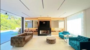 Casa com 340m², 4 dormitórios no bairro Vila Nova em Porto Alegre para Alugar