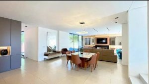 Casa com 340m², 4 dormitórios no bairro Vila Nova em Porto Alegre para Alugar