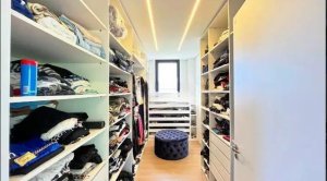 Casa com 340m², 4 dormitórios no bairro Vila Nova em Porto Alegre para Alugar