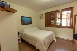 Casa com 350m², 4 dormitórios no bairro Jardim Itu em Porto Alegre para Alugar