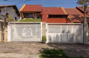 Casa com 350m², 4 dormitórios no bairro Jardim Itu em Porto Alegre para Alugar