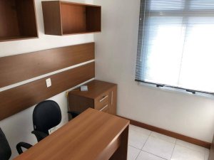 Salas/Conjuntos com 30m² no bairro Menino Deus em Porto Alegre para Alugar