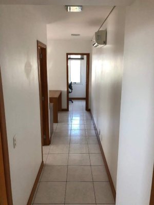 Salas/Conjuntos com 30m² no bairro Menino Deus em Porto Alegre para Alugar
