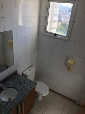 Salas/Conjuntos com 30m² no bairro Menino Deus em Porto Alegre para Alugar