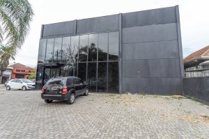 Loja com 384m² no bairro São Geraldo em Porto Alegre para Alugar