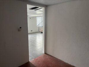 Galpão com 336m² no bairro São Geraldo em Porto Alegre para Alugar
