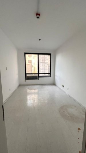 Salas/Conjuntos com 29m² no bairro Floresta em Porto Alegre para Alugar