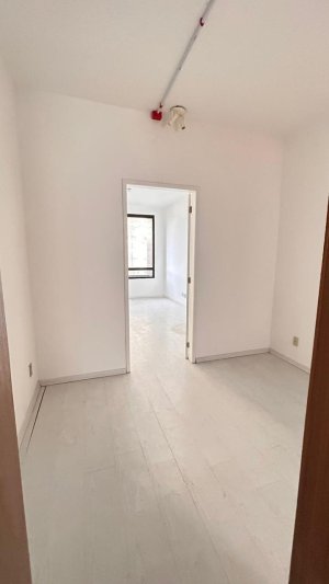 Salas/Conjuntos com 29m² no bairro Floresta em Porto Alegre para Alugar