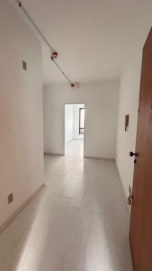 Salas/Conjuntos com 29m² no bairro Floresta em Porto Alegre para Alugar