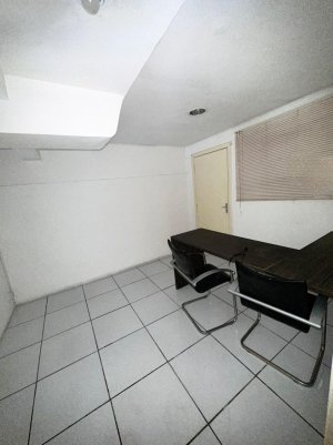 Loja com 150m² no bairro Vila Jardim em Porto Alegre para Alugar