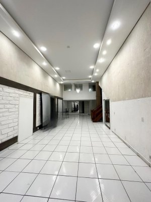 Loja com 150m² no bairro Vila Jardim em Porto Alegre para Alugar