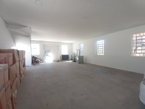 Galpão com 450m² no bairro São Geraldo em Porto Alegre para Alugar