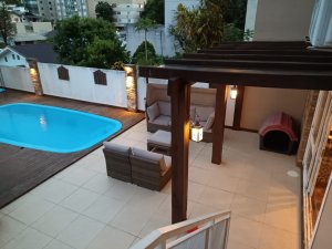 Casa comercial com 398m² no bairro Higienópolis em Porto Alegre para Alugar