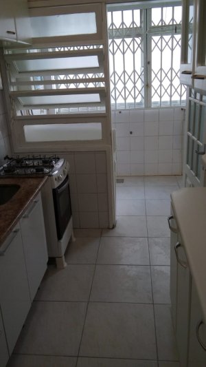 Apartamento com 93m², 3 dormitórios no bairro Petrópolis em Porto Alegre para Alugar