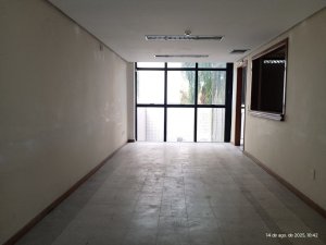 Prédio Comercial com 984m² no bairro Jardim Botânico em Porto Alegre para Alugar