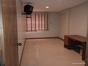 Prédio Comercial com 984m² no bairro Jardim Botânico em Porto Alegre para Alugar