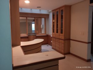 Prédio Comercial com 984m² no bairro Jardim Botânico em Porto Alegre para Alugar