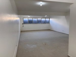 Salas/Conjuntos com 40m² no bairro Petrópolis em Porto Alegre para Alugar