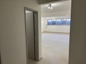 Salas/Conjuntos com 40m² no bairro Petrópolis em Porto Alegre para Alugar